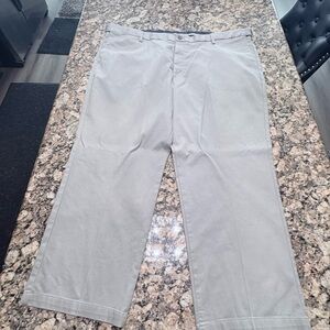 Dockers Men's Light Gray Chinos